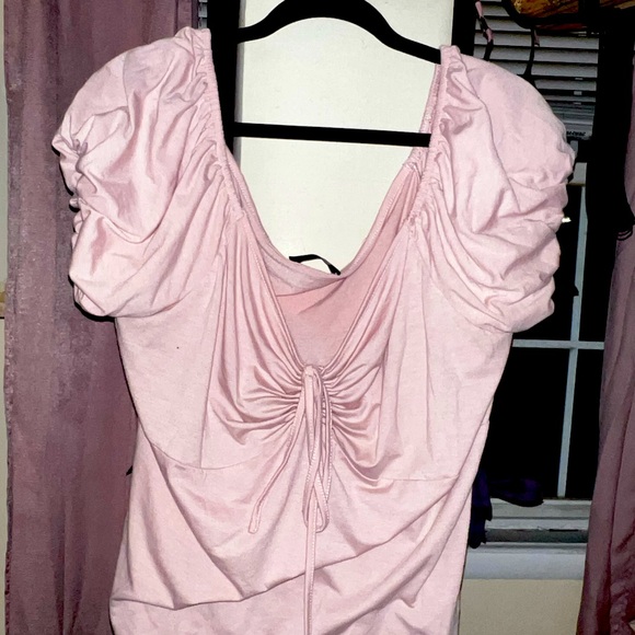 SHEIN Tops - Pink off shoulder sweetheart cut top